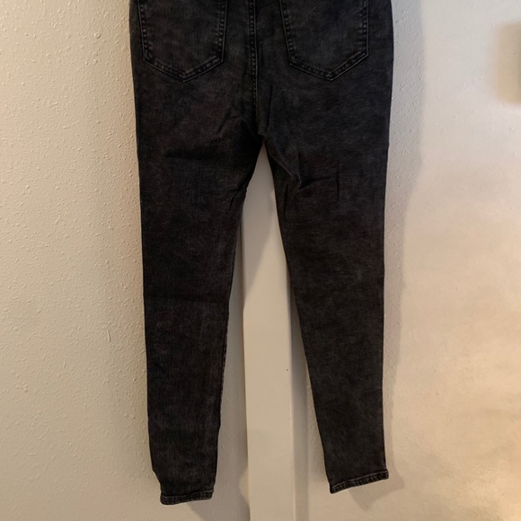 Jeans - Picture 2 of 4